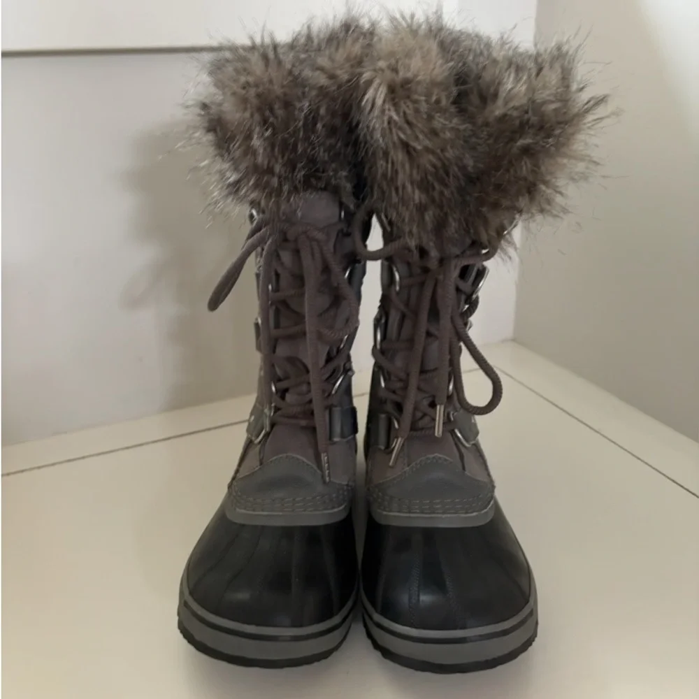 Sorel Joan of Arc Faux Fur Lined Winter Boots Gray size 9 - Picture 3 of 9